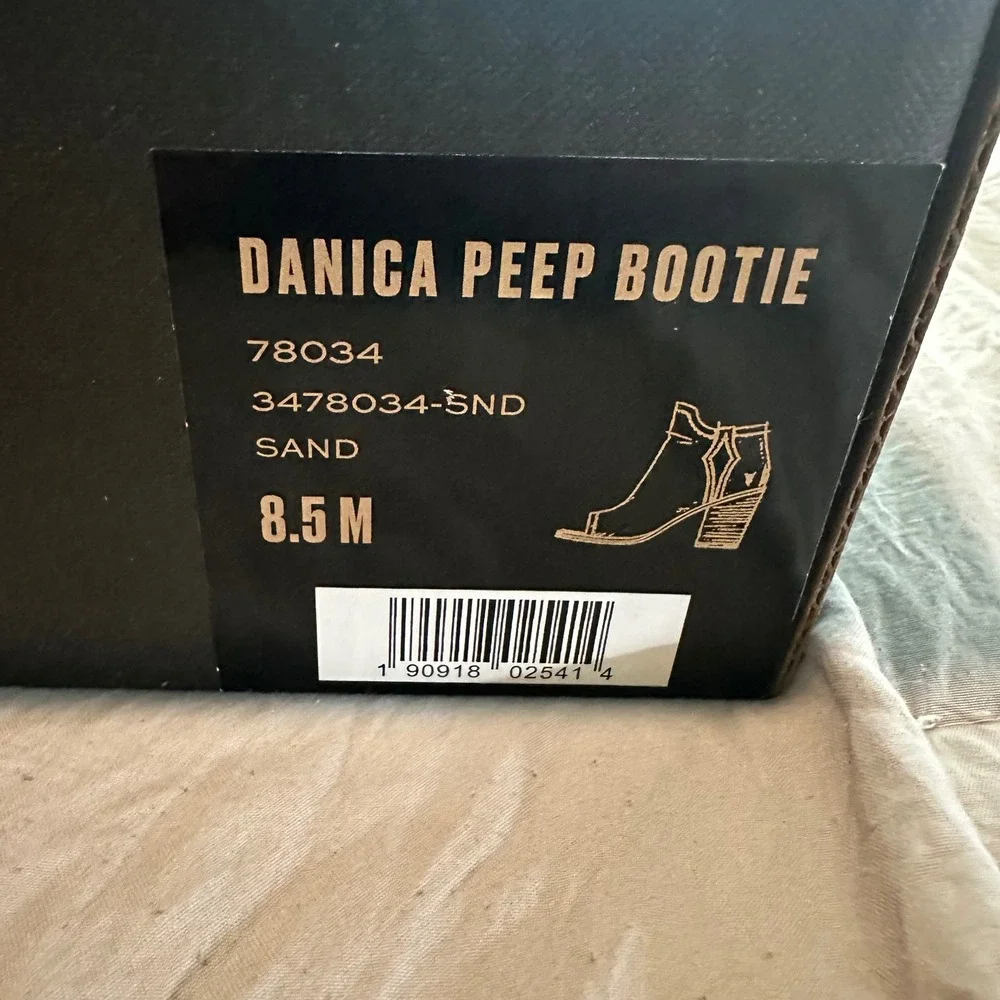 Frye Danica Peep Bootie Sand Suede Open Toe Ankle Boots 78034 8.5 M - Picture 4 of 7